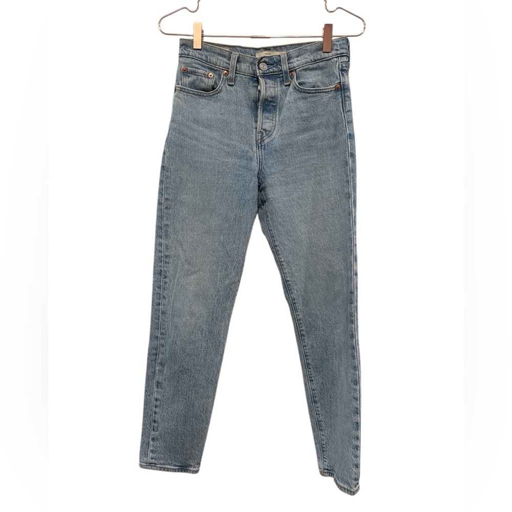 Levi's wedgie light denim wash Jeans with Vintage Wedgie straight.